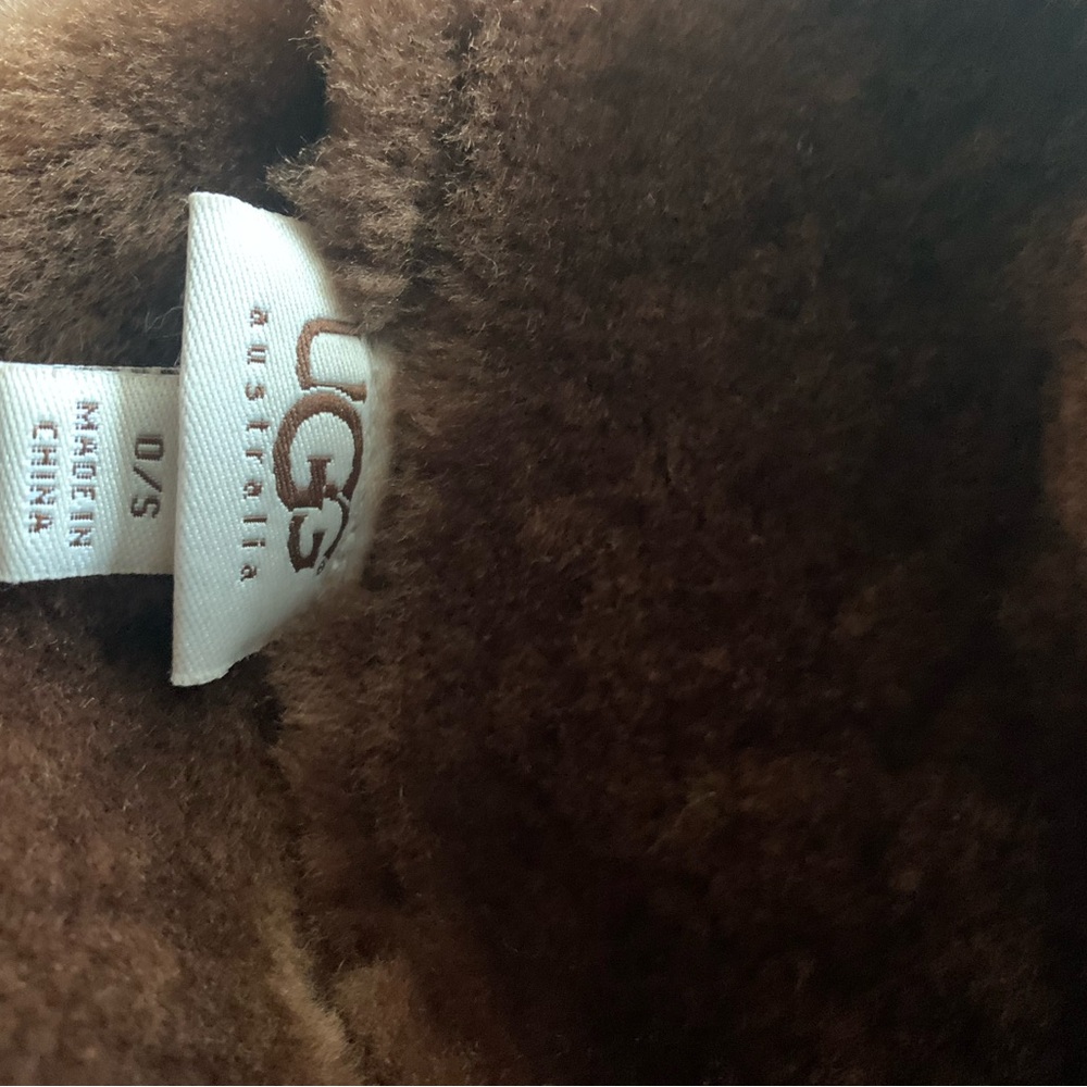 UGG Shearling Hat - Picture 2 of 2